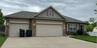 Move-in special offer!!! Spacious home in super nice neighborhood in Northwest Omaha in Elkhorn School District for under $3,000 Gallery 3