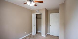 20978 TOBACCO Square Gallery 16