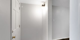 Charming 2BR Duplex in Salem Gallery 16