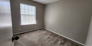 3 Bedroom Home in Bloomington Gallery 15