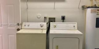 3323 NE 11th Dr Gallery 3