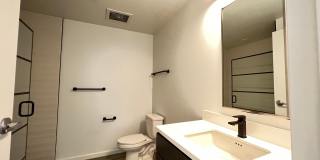 725 W Pratt Gallery 44