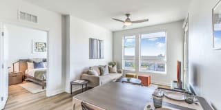 Ariva Luxury Residences Gallery 38