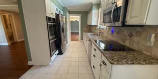 Gulf Breeze - Proper - 5 bedroom, 3.5 bathroom with pool and lawn care included Gallery 10