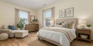 Beautifully Updated Single Family in a Private Community Gallery 5