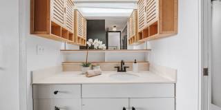 Mott Smith Laniloa Gallery 12