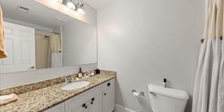 4226 N Ashland Gallery 2