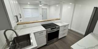 565 Northeast 32nd Street Gallery 2