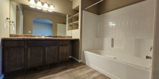 3 bed-3 bath Townhome with AC!!! Gallery 12