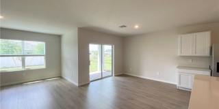 920 NE 10th Street Gallery 17