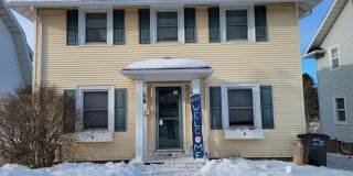 AVAILABLE JUNE 1st 2026 - 3 Bed 1 Bath Beautiful Woodland Home Gallery 1