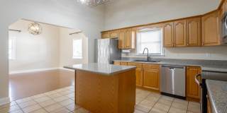 1504 W 48th Street Gallery 29