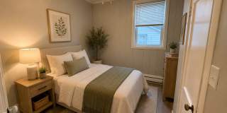 Charming Lower Unit 1 Bedroom with Gourmet Kitchen Gallery 4