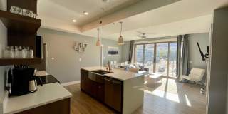 Gorgeous Top Floor Prospector Condo! Gallery 1