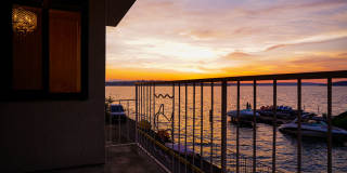Charming 1 Bedroom Condo in Boutique Kirkland Building Gallery 1