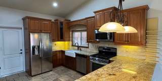 Spacious & Stylish Living in the Heart of Lake Elsinore Spacious & Stylish Living in the Heart of Lake Elsinore Gallery 8