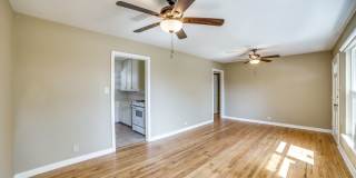 CHARMING MID-CENTURY HOME IN DELLVIEW Gallery 8