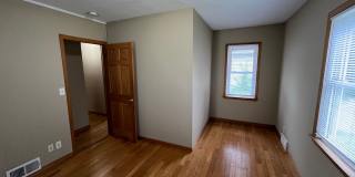 Gorgeous 2 Bedroom House with Massive Two Car Garage! Apply Today! Gallery 11