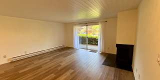 Beautiful 2-Bedroom, 2-Bath Condo in the Desirable Oakbrook Country Club Community Gallery 4