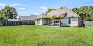 402 E Martial Avenue Gallery 15