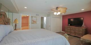 137 S Berkley Square Gallery 18