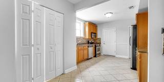 6144 N Washtenaw Ave Gallery 11