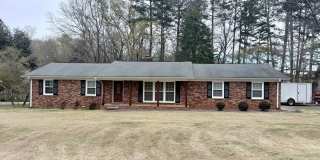 Charming & Convenient Athens Home – Prime Location with Modern Comforts Gallery 1