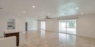 Amazing Tri-Level home close to ASU.  Pool and 2 Car Garage Gallery 8