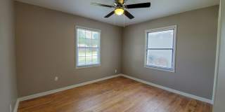 2 bedroom 1 bath bungalow in Shawnee. Gallery 21