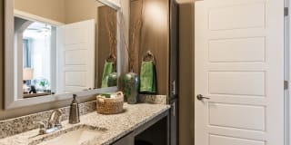 Vintage Foxland Apartments Gallery 15