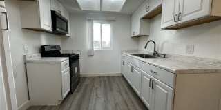 710 W Washington Gallery 3