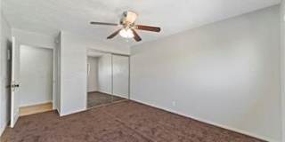 1308 E Oaks Street Gallery 15