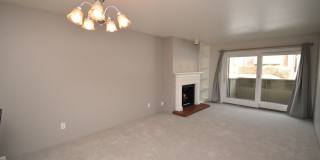 Spacious 1 bed 1 bath Condo on Foothill Dr! Gallery 6