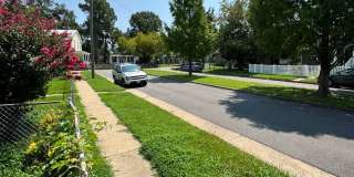 2 bed house on Rva Northside!  Central hvac, hardwoods,all electric, lots of parking, laundry, Gallery 15