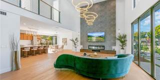 853 Oak Street Gallery 4