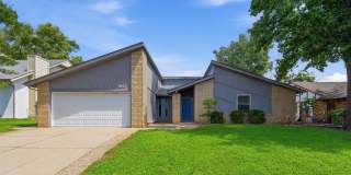 Large 3 Bed | 2 Bath | 81st & Memorial Gallery 1