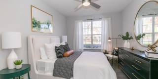 Deerfield Village Apartments Gallery 1