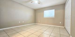 3 BR / 2 BA Duplex Conveniently Located in Lehigh Acres Gallery 10
