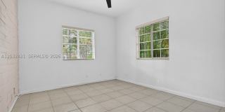4902 Washington St Gallery 10
