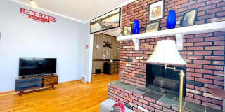 137 Oakland Street Gallery 11