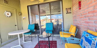 Beautiful and cozy 1BR Townhome in Green Valley Gallery 21