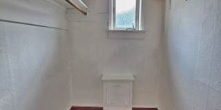 2 Bed 1 Bath Upperr unit apartment in a Duplex Gallery 6