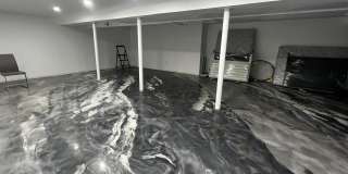 85 Locust Avenue Gallery 17