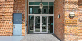 1749 NE Miami Ct Gallery 8