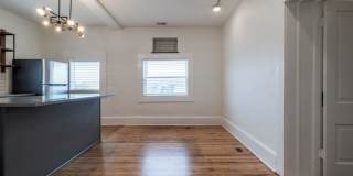 305 Main St Gallery 14