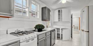 Charming 1BR/1BA Cottage in the Heart of Lancaster City! Gallery 1