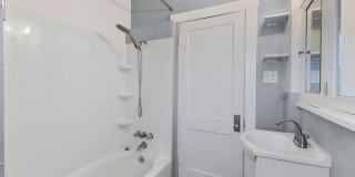 2 Bedroom 1 Bath Duplex Gallery 9