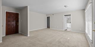 *MOVE IN READY* 3 Bed, 2 Bath Condo, Close to Uptown!!! Gallery 6