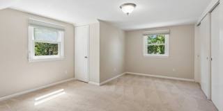 124 Holmes Oval 124 Holmes Oval Gallery 12