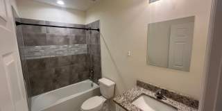 3Bd / 2Ba Duplex with GARAGE Gallery 6